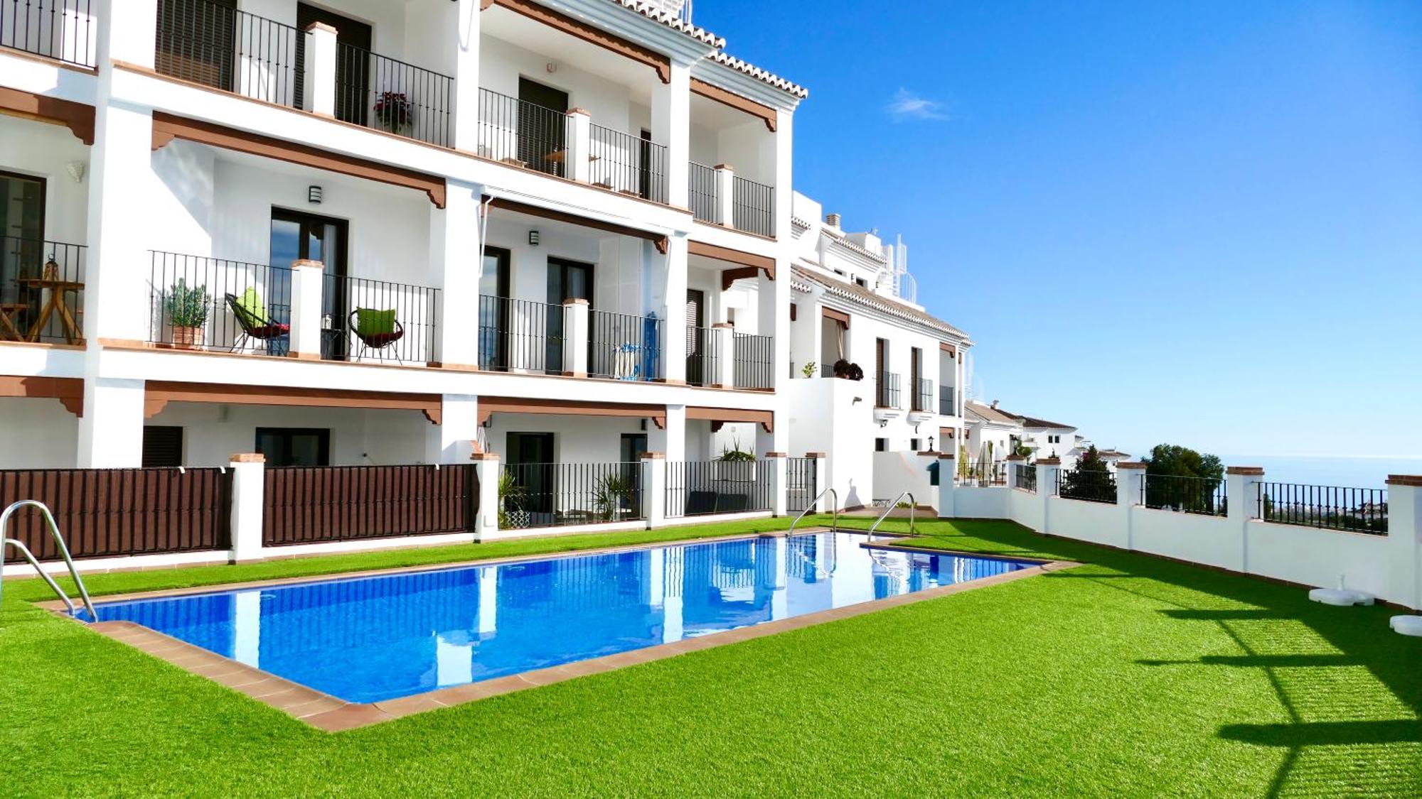 Casita - Stunning New With Views With Private Parking Space *